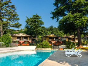 Serene Apartment in Manerba del Garda with Pool, San Zeno Di Montagna